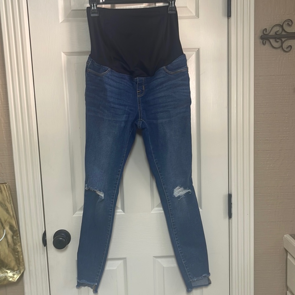 isabel maternity by Ingrid & Isabel skinny jeans. Size 4